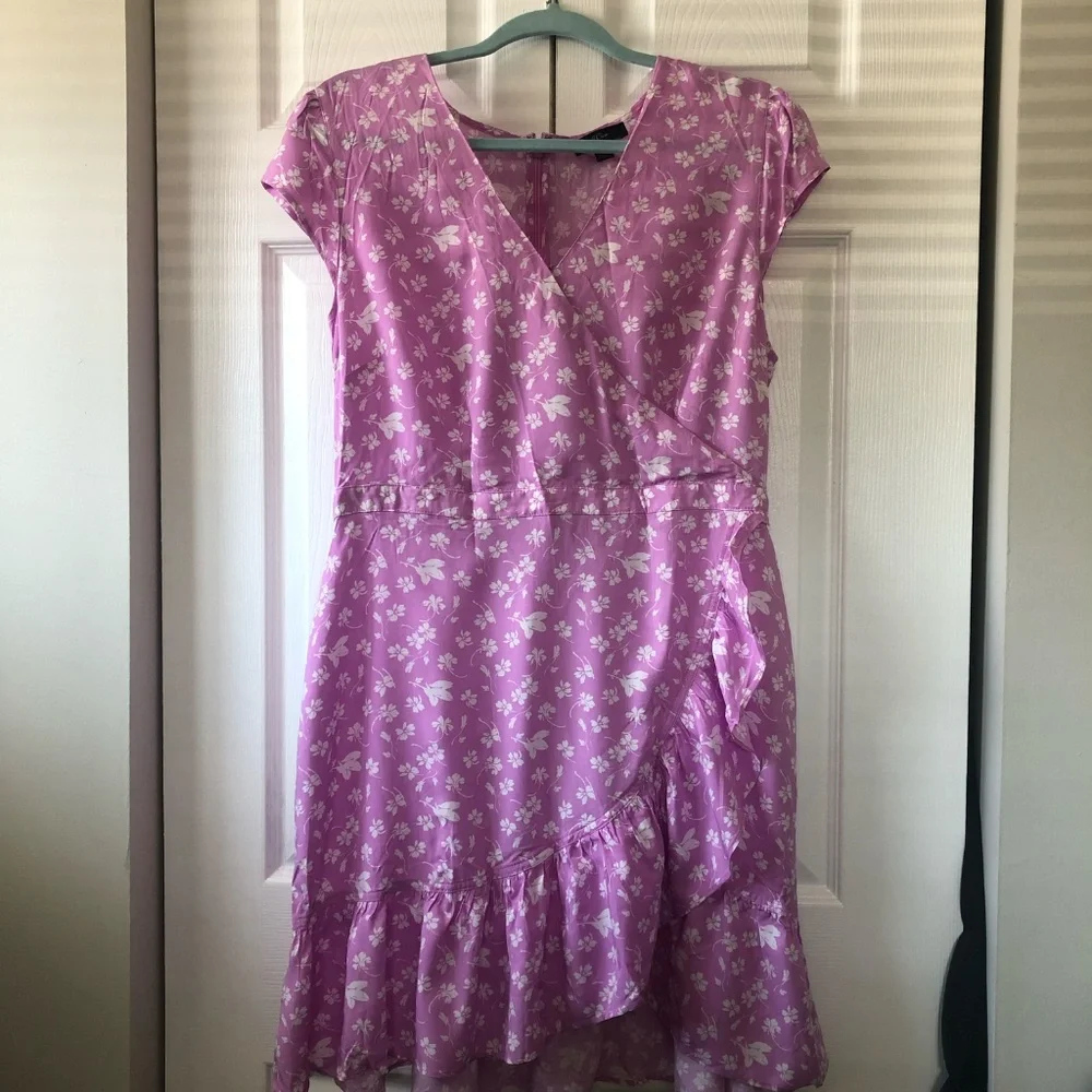 J. Crew Ruffle-front mini dress in soft rayon bubblegum floral Sz 12 J039-12 - Picture 2 of 9